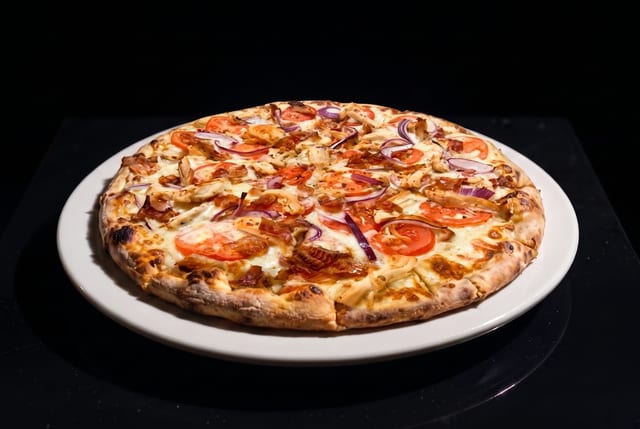 10 inTrain De-Luxe Pizza.